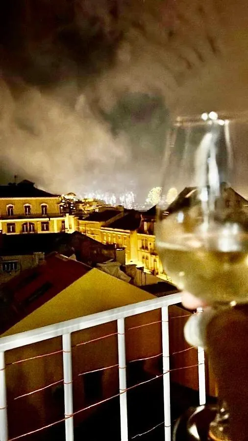 Eddie Rooftop Lisbon Center 0*,